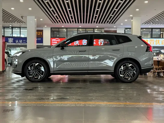 Volvo XC70 Plug-in Hybrid — Фото автомобиля 5