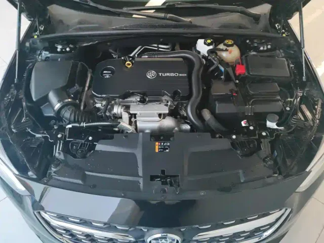 Buick Regal — Фото автомобиля 10