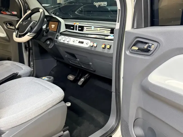 Wuling Hongguang Mini EV — Фото автомобиля 13