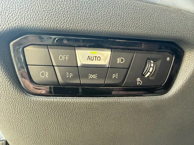 BMW 3 Series — Фото автомобиля 9
