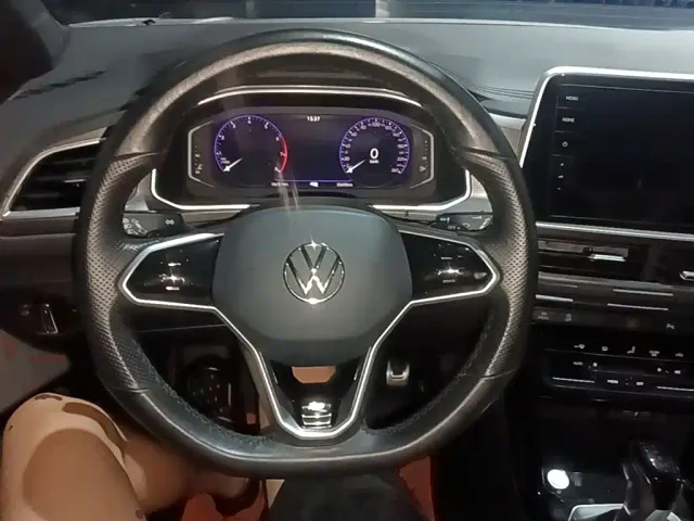 Volkswagen T-Roc — Фото автомобиля 10