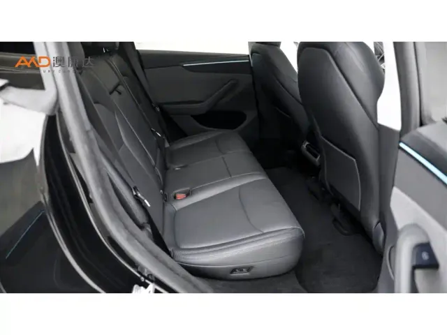 Tesla Model Y — Фото автомобиля 8