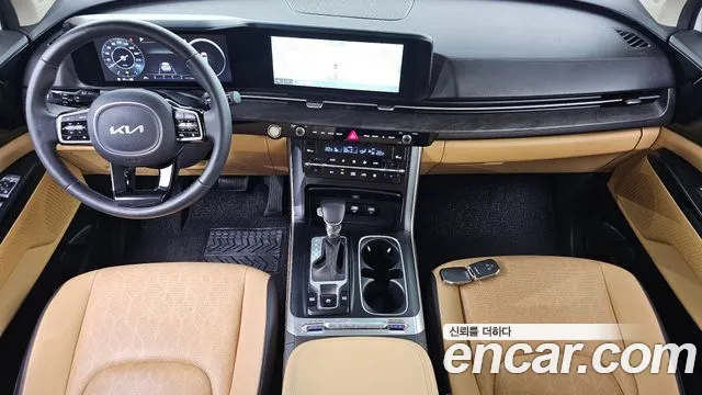Kia Carnival Generation 4 — Фото автомобиля 10