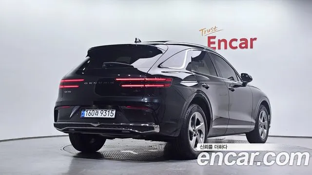 Genesis GV70 2.5T Бензин AWD — Фото автомобиля 2