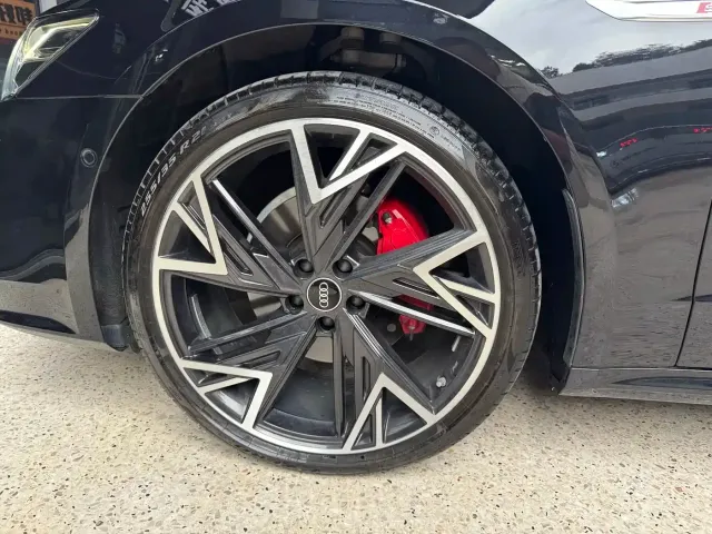 Audi A7L — Фото автомобиля 26