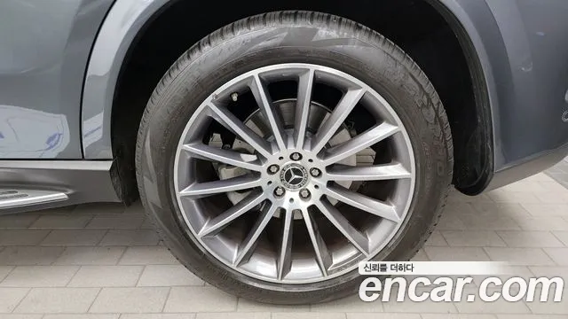 Mercedes-Benz GLE-Class — Фото автомобиля 19