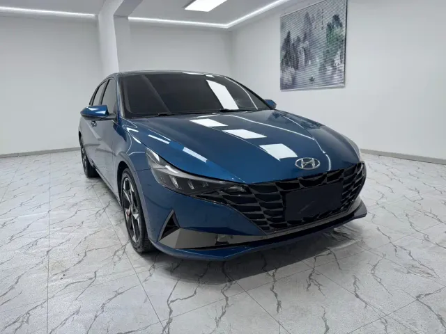Hyundai Elantra — Фото автомобиля 3