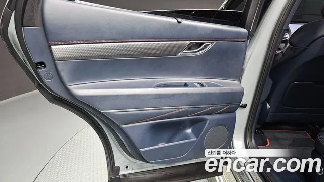 Genesis GV80 — Фото автомобиля 24