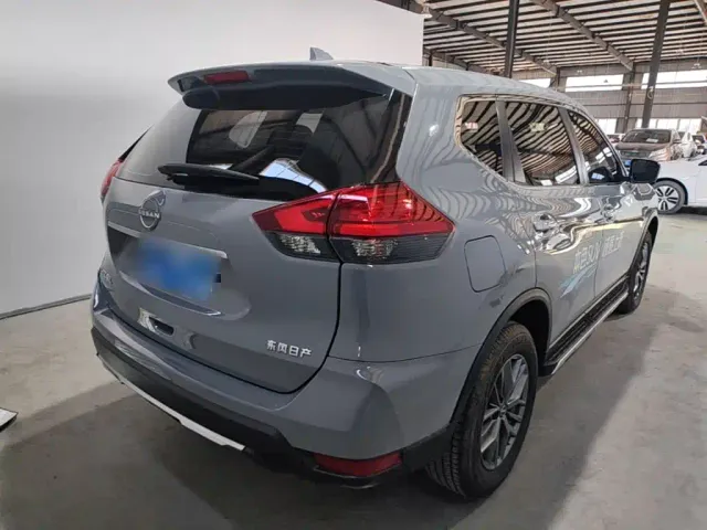 Nissan X-Trail — Фото автомобиля 4