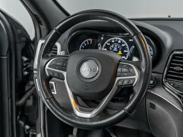Jeep Grand Cherokee — Фото автомобиля 30