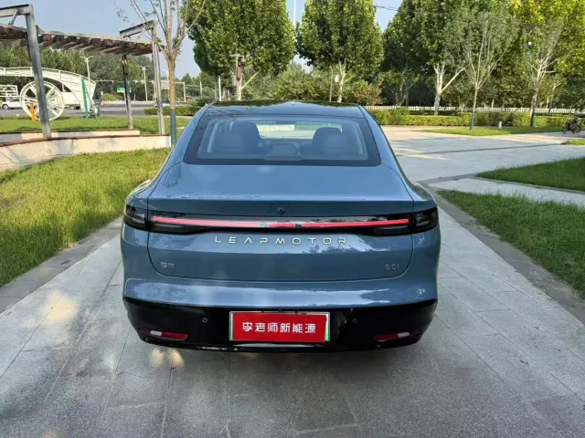 Leapmotor B01 — Фото автомобиля 7