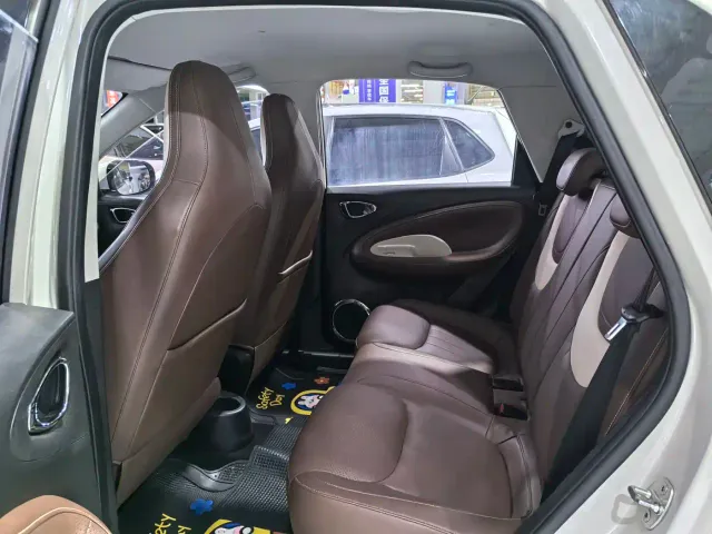 Wuling Bingo — Фото автомобиля 10