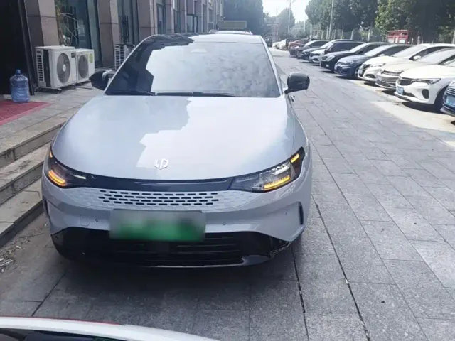 Leapmotor C01 — Фото автомобиля 2