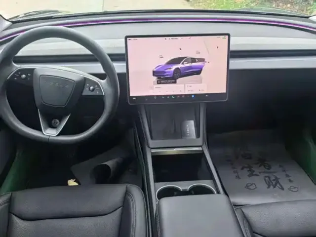 Tesla Model 3 — Фото автомобиля 6