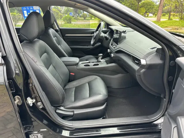 Nissan Teana — Фото автомобиля 13