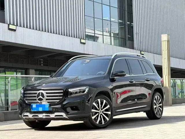Фотография автомобиля — Mercedes-Benz GLB-Class