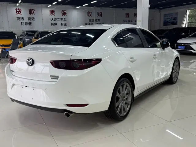 Mazda Axela — Фото автомобиля 6