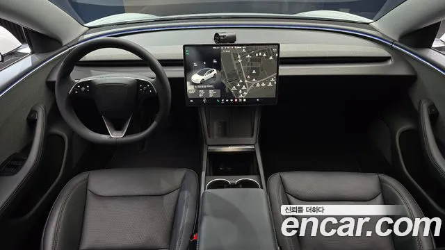 Tesla Model 3 — Фото автомобиля 10