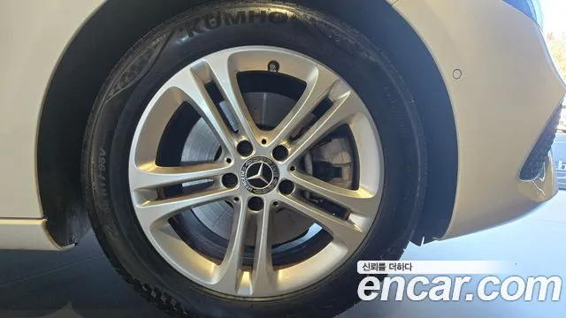 Mercedes-Benz A-Class W177 — Фото автомобиля 5