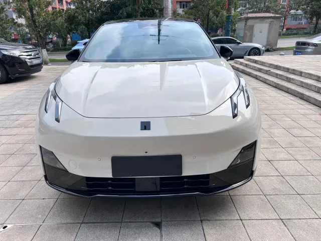 Lynk & Co Z20 — Фото автомобиля 2
