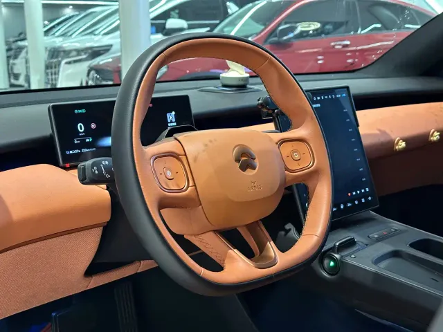 Nio ET5 — Фото автомобиля 10