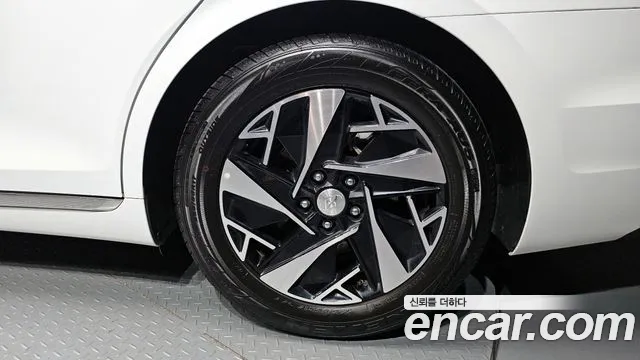 Hyundai Grandeur — Фото автомобиля 16