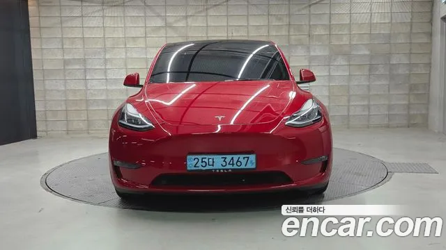 Tesla Model Y — Фото автомобиля 3