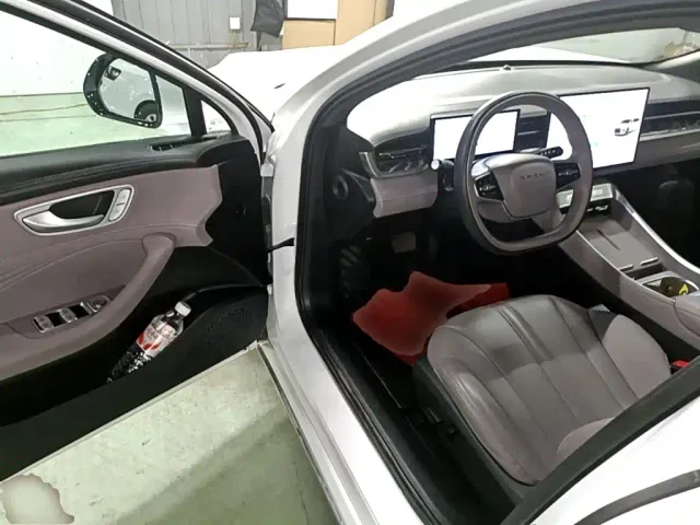 Roewe M7 DMH — Фото автомобиля 15