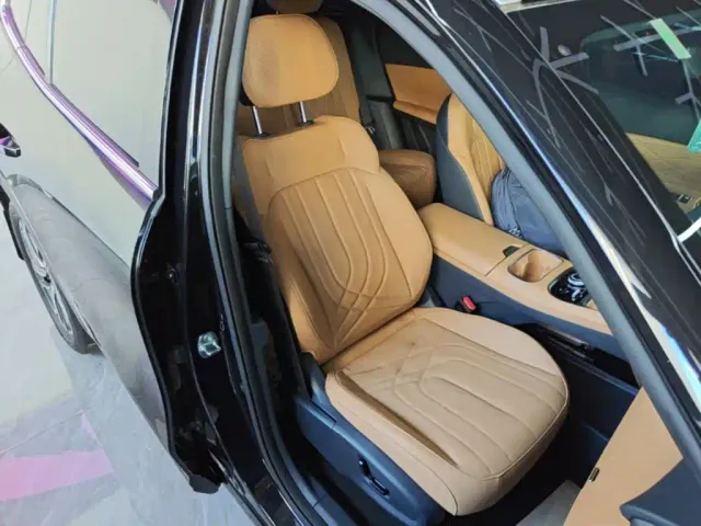 Geely Galaxy Starship 7 EM-i — Фото автомобиля 24