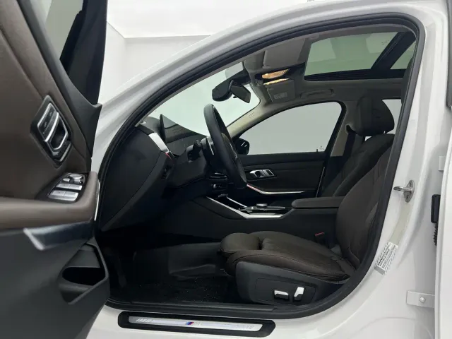 BMW 3 Series — Фото автомобиля 17
