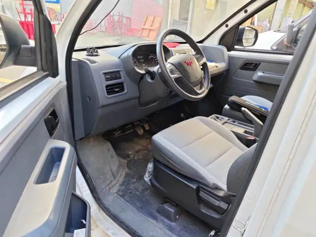 Wuling Yangguang — Фото автомобиля 13