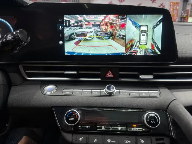 Hyundai Elantra — Фото автомобиля 14