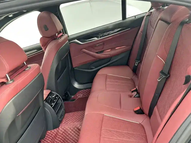 BMW 5 Series — Фото автомобиля 6