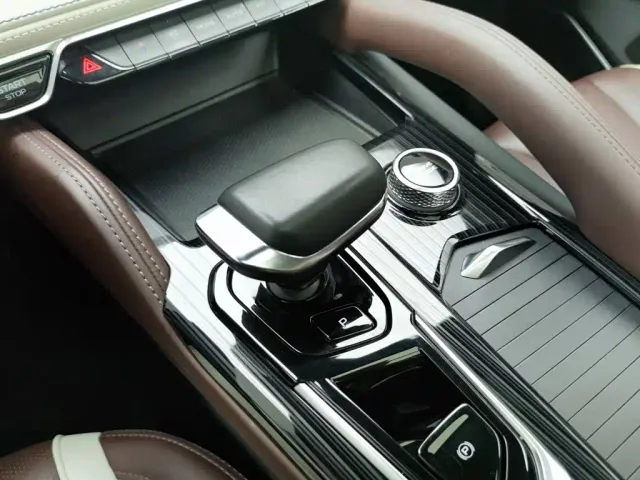 Geely Xingyue L — Фото автомобиля 13