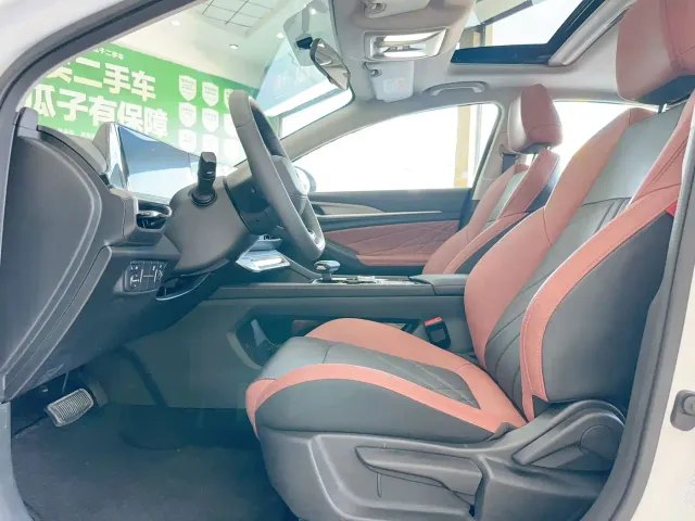 Changan Eado — Фото автомобиля 9