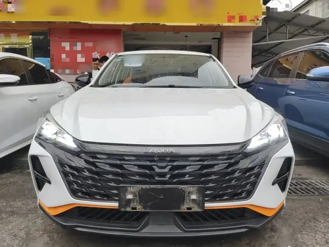 Dongfeng Yixuan — Фото автомобиля 2