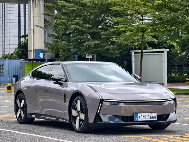 Xpeng P7 — Фото автомобиля 12