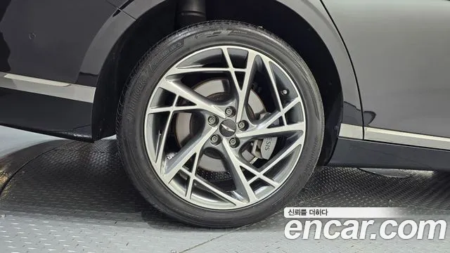 Genesis G90 Бензин 3.5 турбо AWD — Фото автомобиля 5