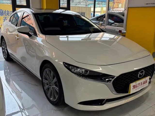 Mazda Axela — Фото автомобиля 3