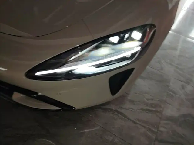 Xiaomi SU7 — Фото автомобиля 23