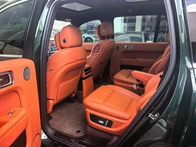 Li Auto L9 — Фото автомобиля 5