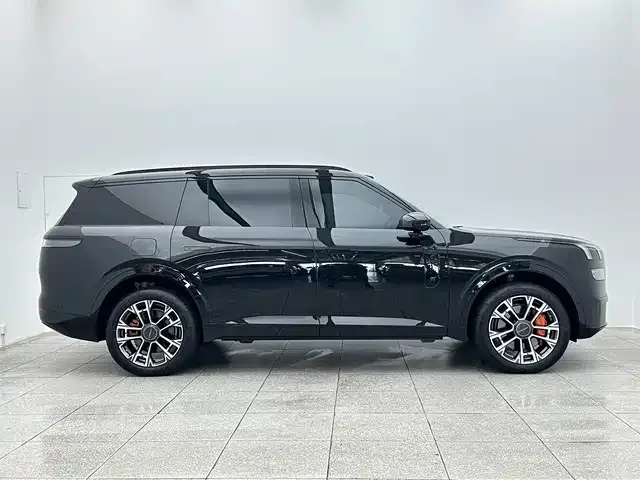 Lynk & Co 900 — Фото автомобиля 7