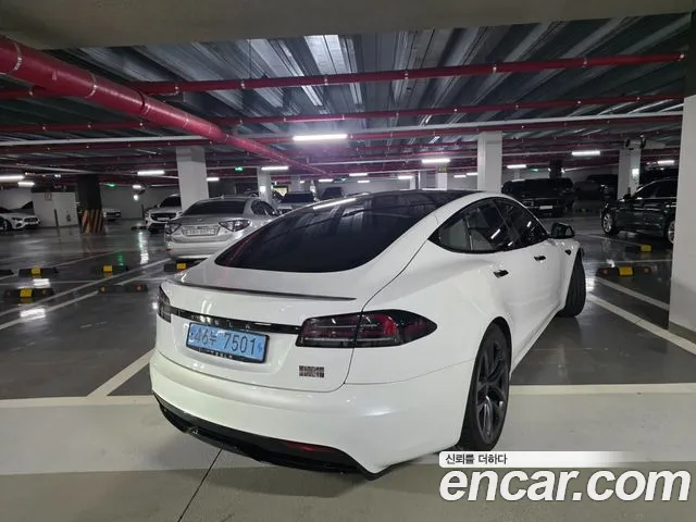 Tesla Model S — Фото автомобиля 2