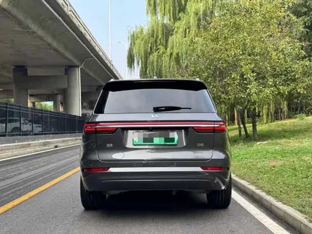 Li Auto ONE — Фото автомобиля 6