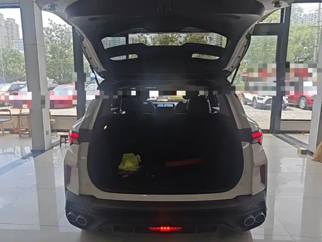 Geely Binyue — Фото автомобиля 18