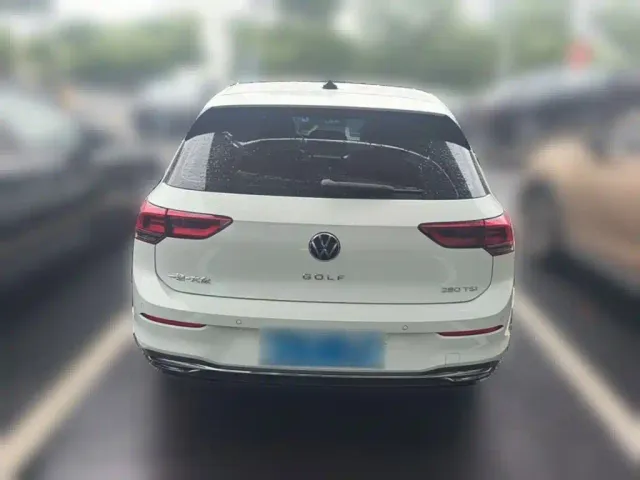 Volkswagen Golf — Фото автомобиля 7