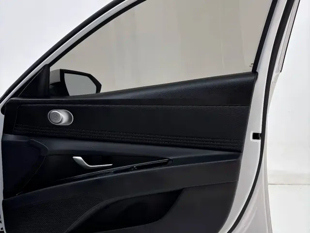 Hyundai Elantra — Фото автомобиля 26
