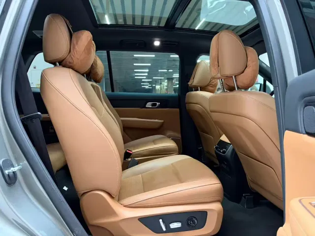 Li Auto ONE — Фото автомобиля 21