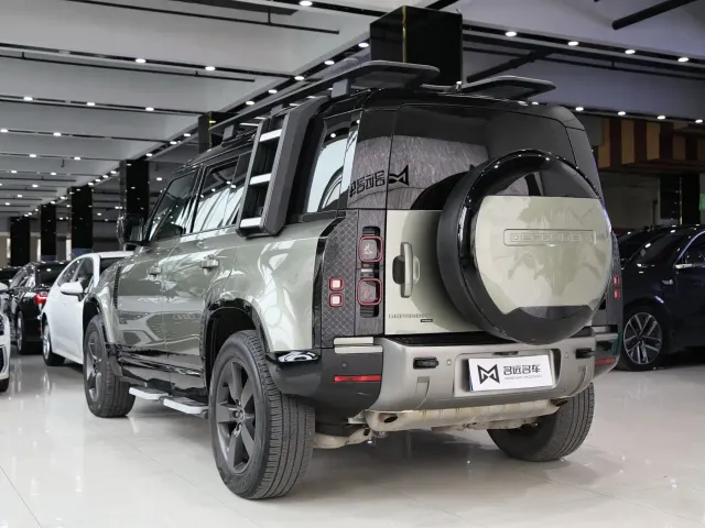 Land Rover Defender — Фото автомобиля 24