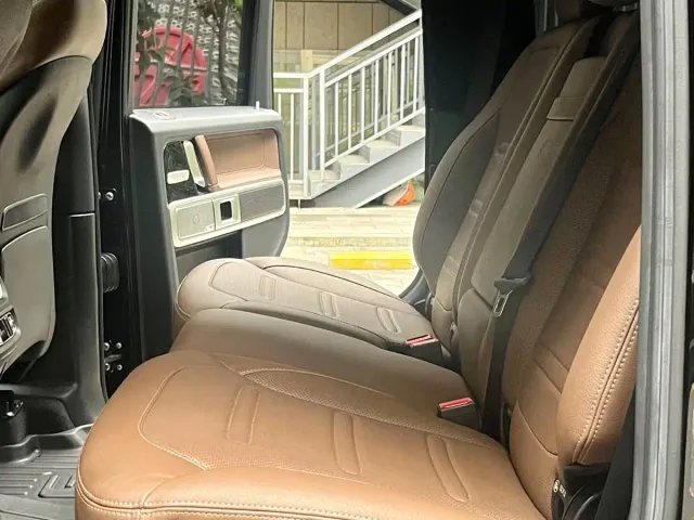 Mercedes-Benz G-Class — Фото автомобиля 14
